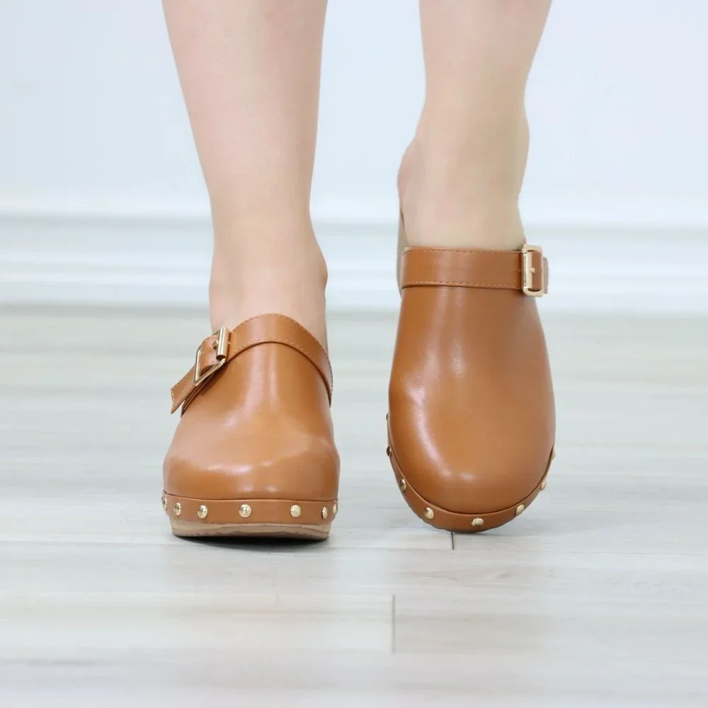 Low Heel Studded Clogs Slip On Faux Leather Mules Retro Style Shoes Lightweight - Picture 9 of 12